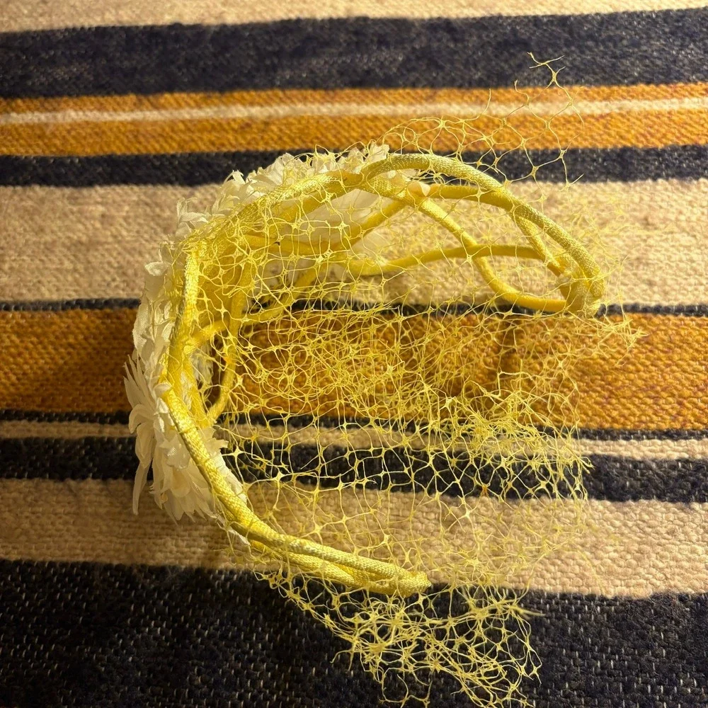 Vintage Fascinator Headband OS Yellow Floral Birdcage Veil Pearl MCM Church Hat